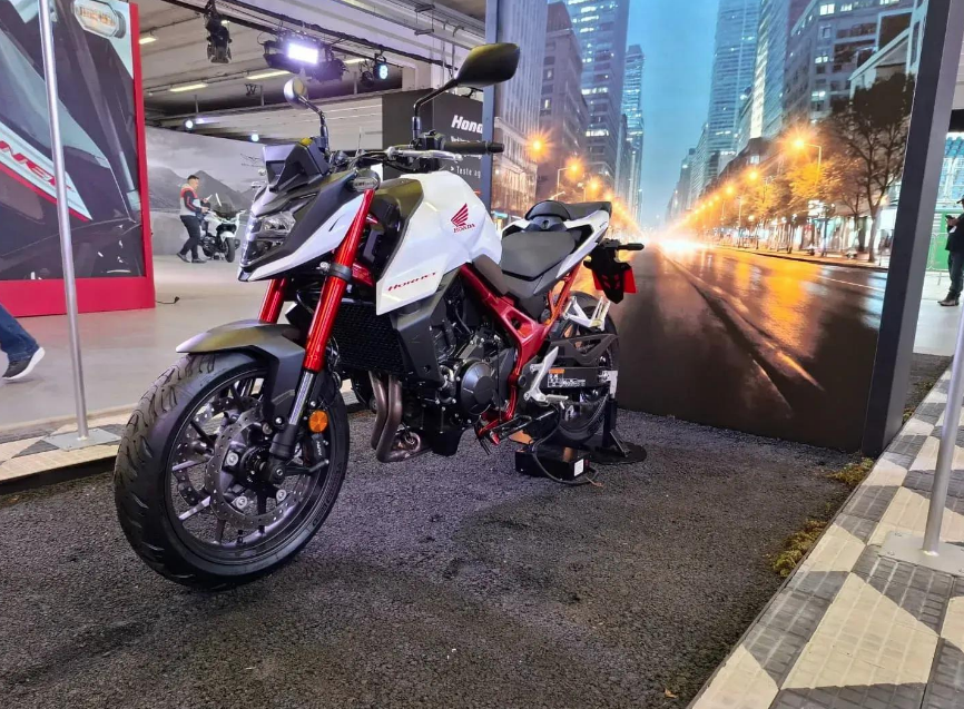 Preço do Seguro Honda CB750 Hornet 2026: Quanto Custa, Franquia, Roubo e Furto e Seguro Completo